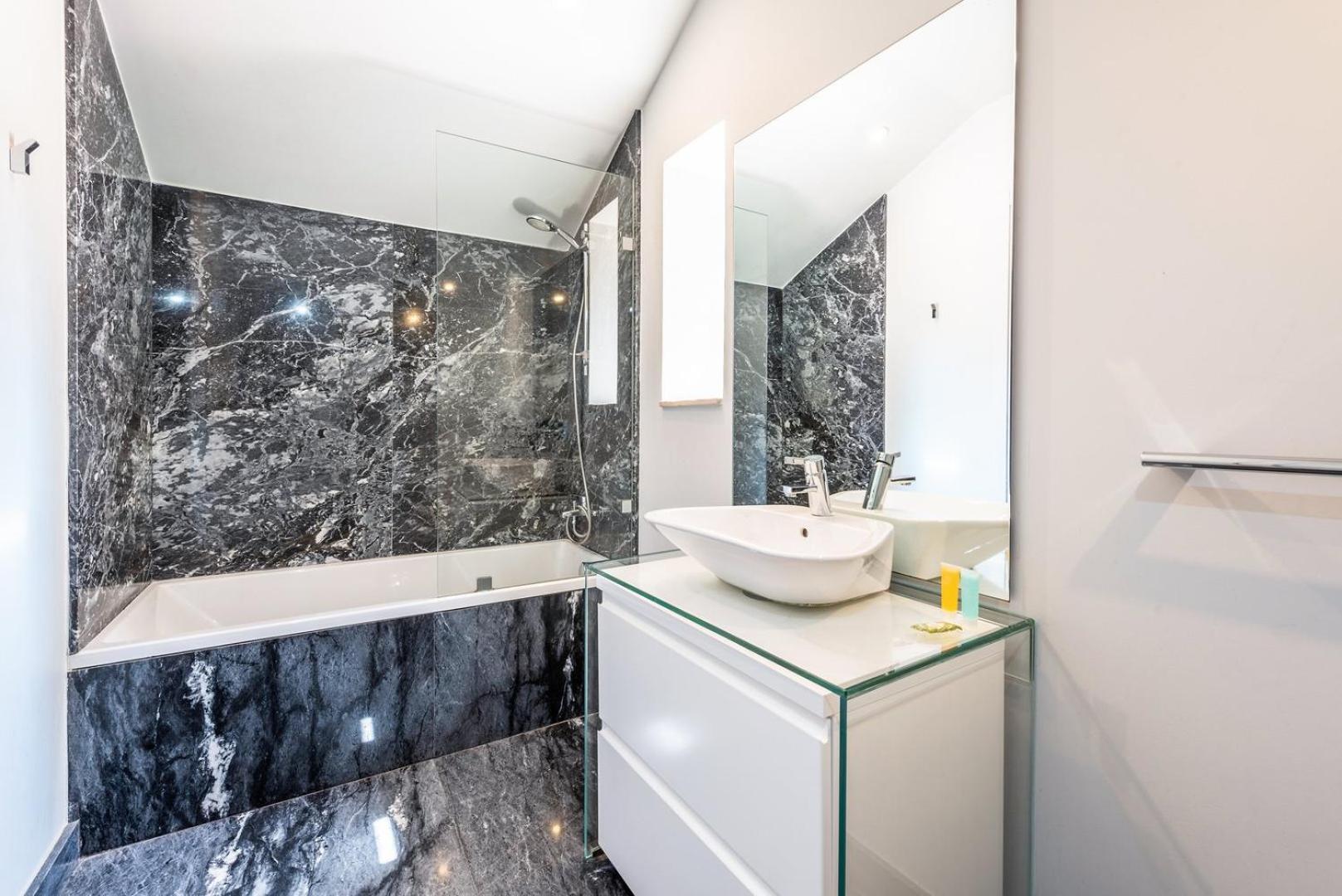 Guestready - Newly Renovated Chiado Haven Lägenhet Lisboa Exteriör bild